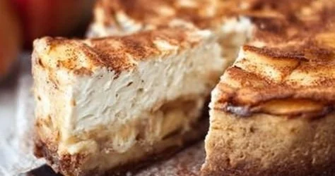Apfel-Zimt-Käsekuchen mit einem knusprigen Spekulatiusboden