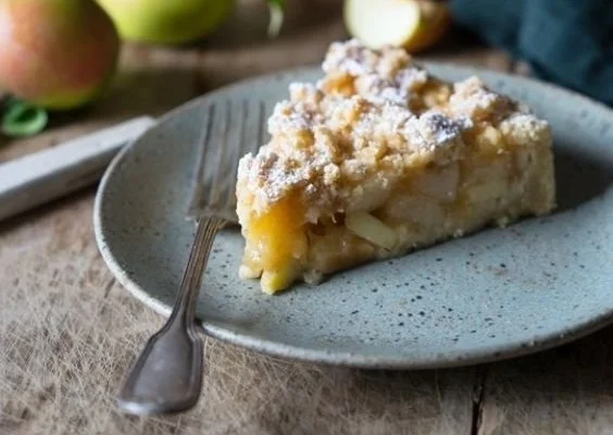 Omas Apfelkompott-Streuselkuchen