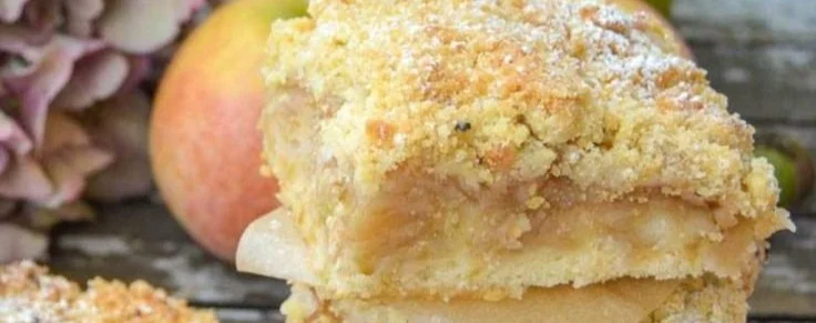 Omas einfacher Apfel-Streuselkuchen mit knuspriger Streuselschicht